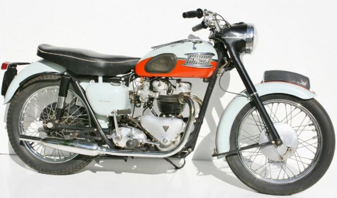 Triumph-Bonneville-T-120-Right-Side.jpg