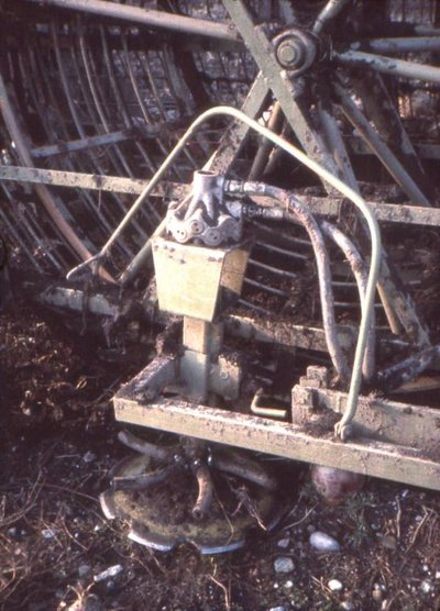 David W Thomas turnip harvester_Feb 1977_4.jpg
