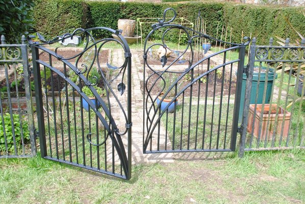 Herb-garden-gates-004a.jpg