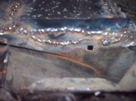 welding front pas inner wing under batery tray 008.jpg